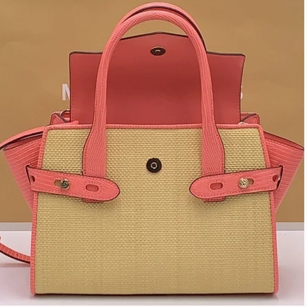 ⚠️HOLIDAY SALE ⚠️ MICHAEL KORS CARMEN MEDIUM FLAP SATCHEL GRAPEFRUIT
NWT - Picture 2 of 14